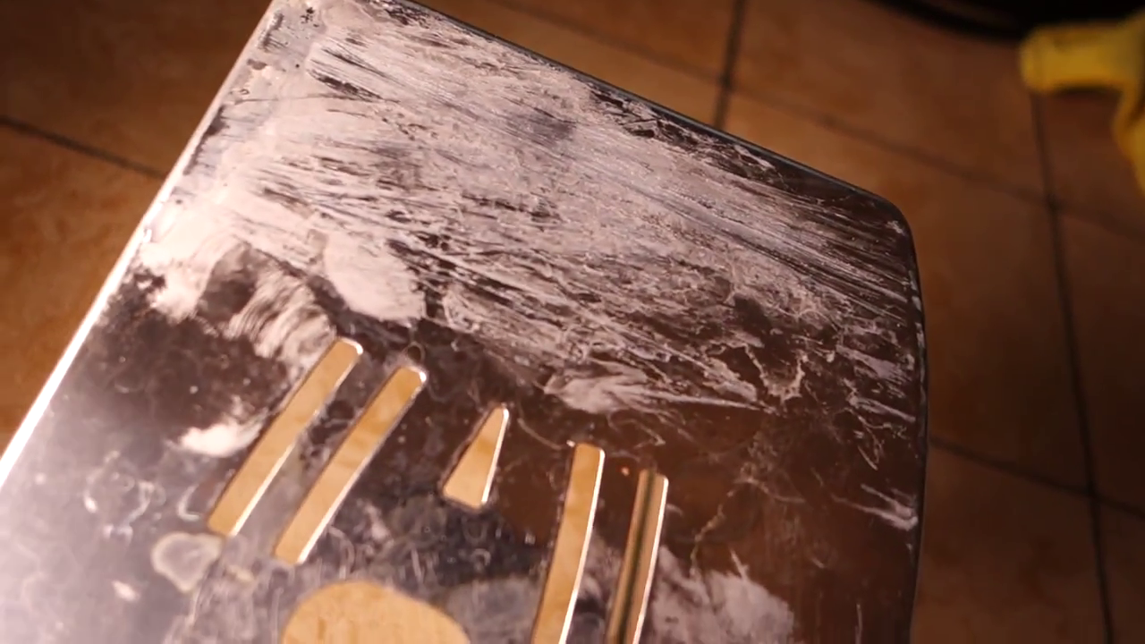 Spülmaschine und fleckiges Geschirr