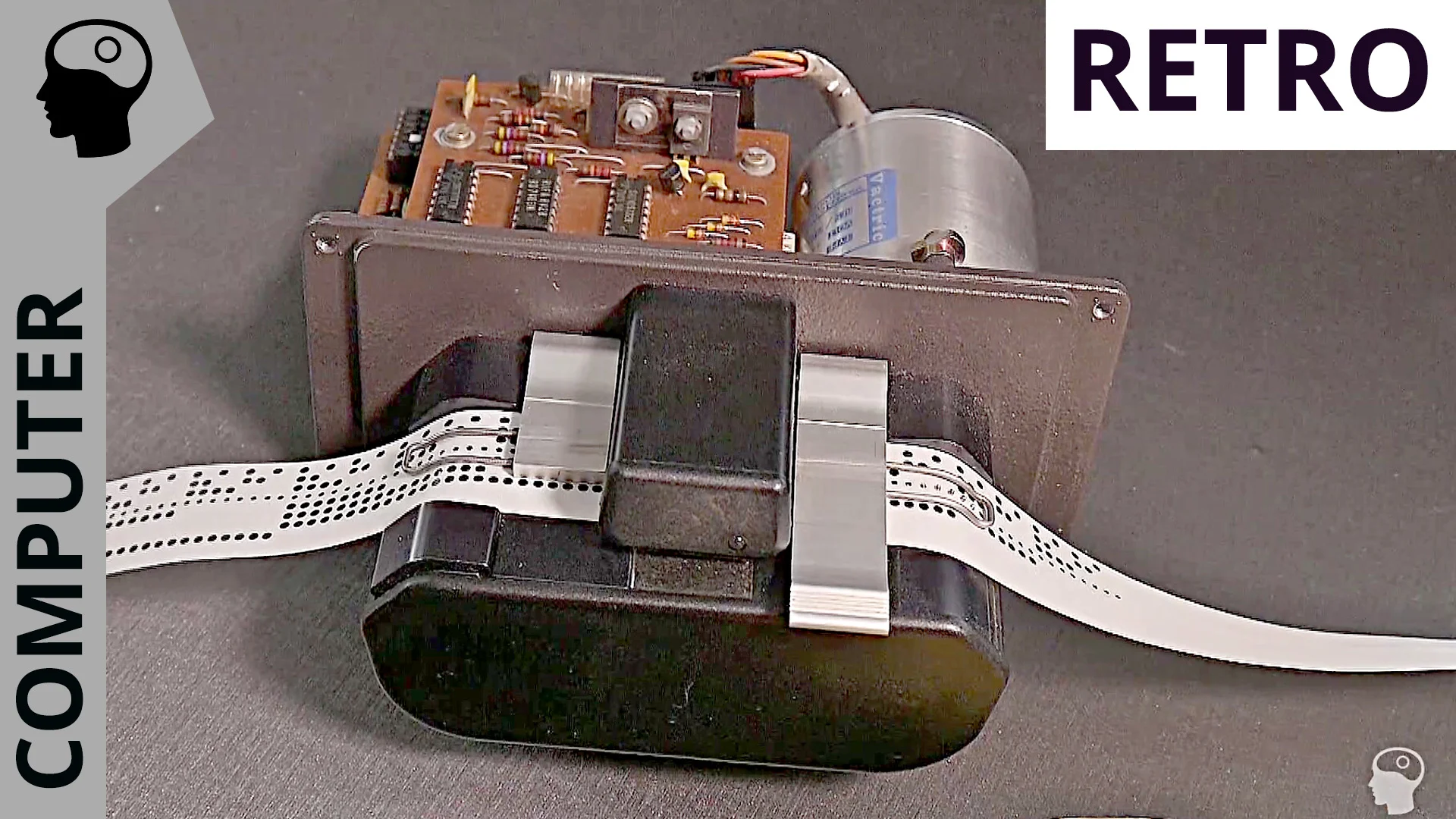 Video: Retro Datenspeicher: Facit 4070 Lochstreifenstanzer, antikes ROM und RAM und mehr so Zeugs