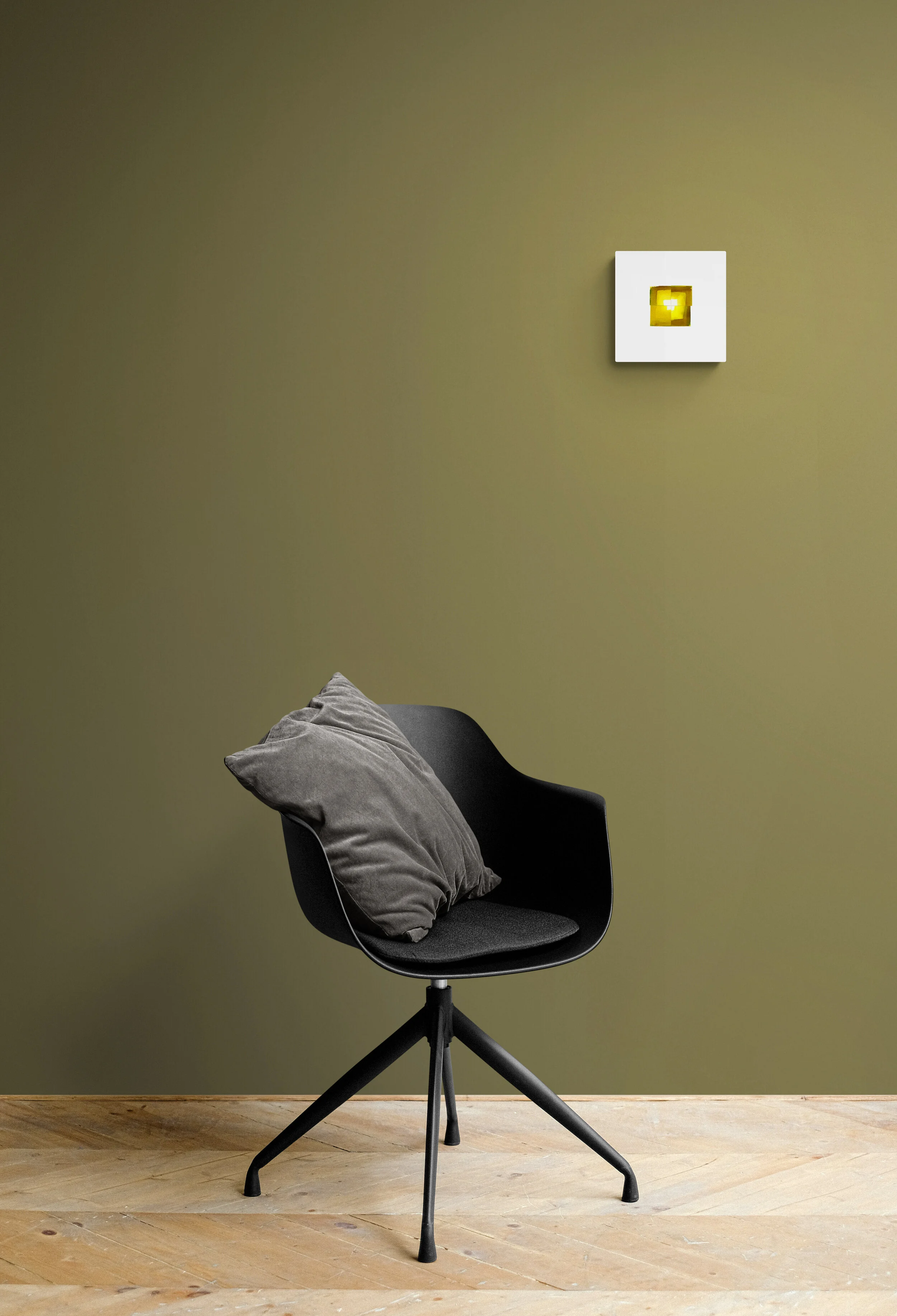 CANVY-Modern_black_chair_with_cushion-yellow.jpg