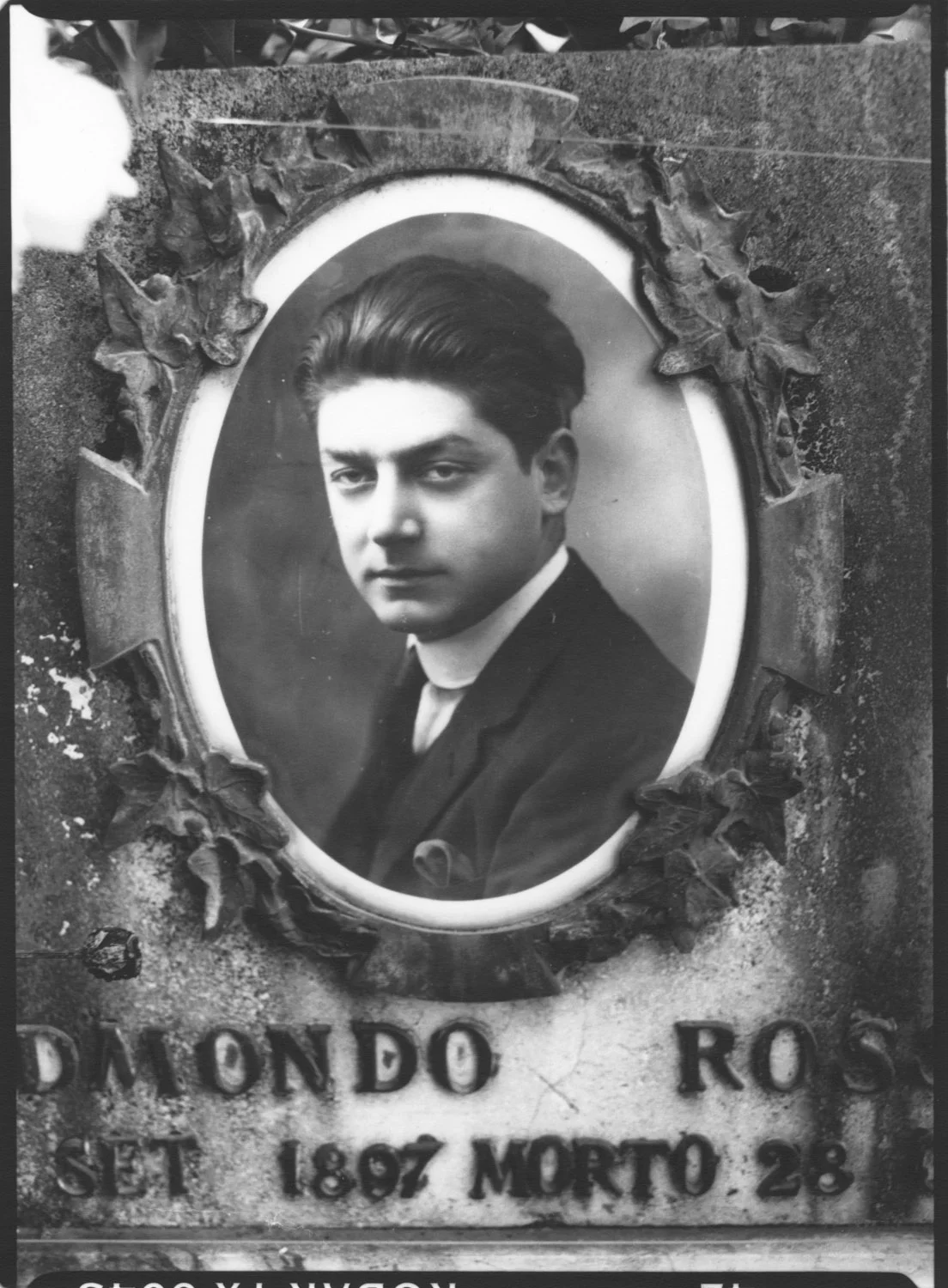 Roman Cemetary Mondo Man PhotoAAA.jpg