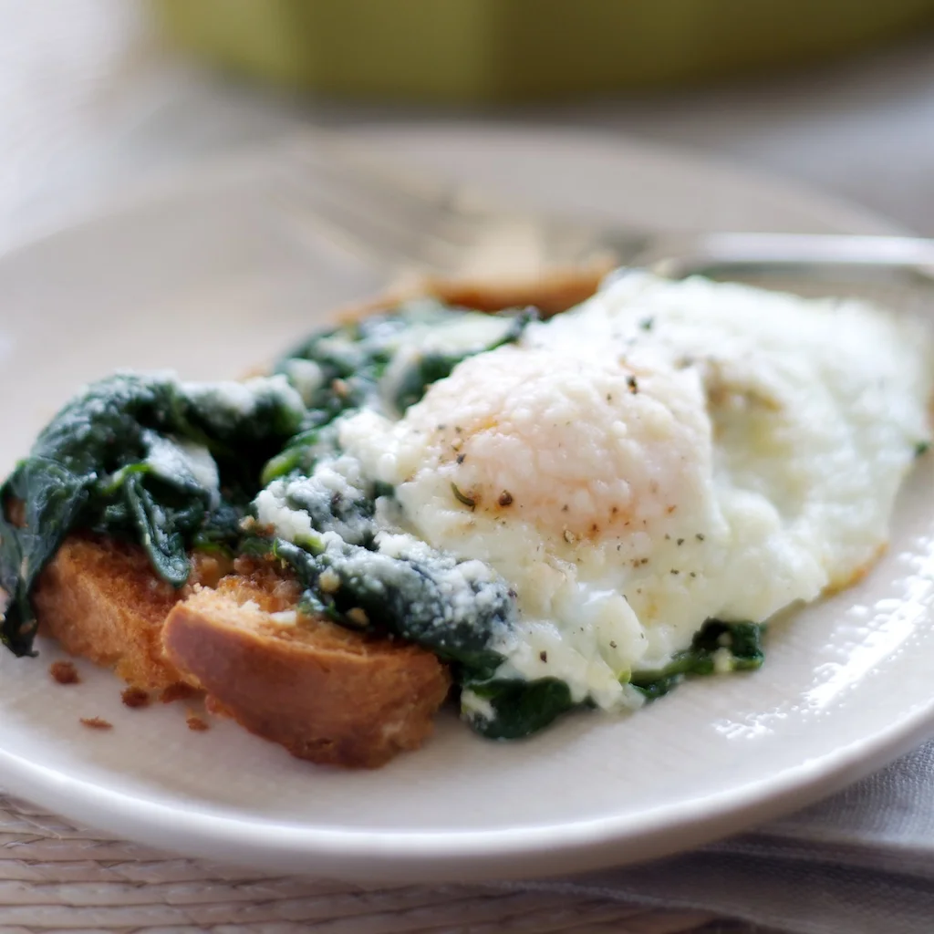 baked_eggs_spinach2.jpg