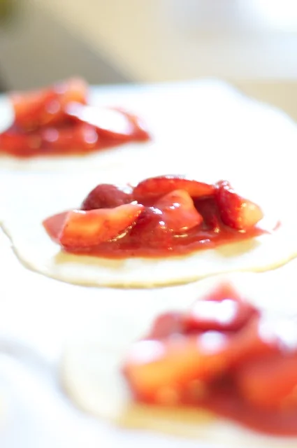 strawberry_pies (2).jpg