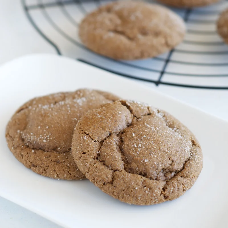 ginger_molasses_cookies (1).jpg