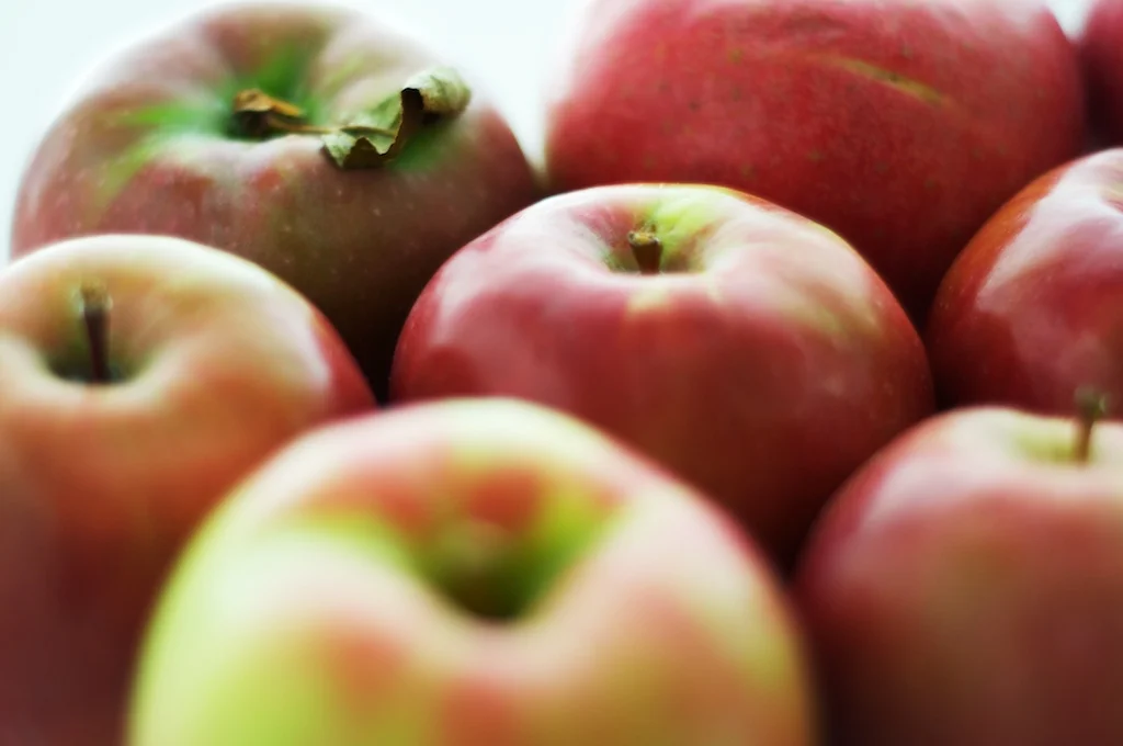 apples (1).jpg