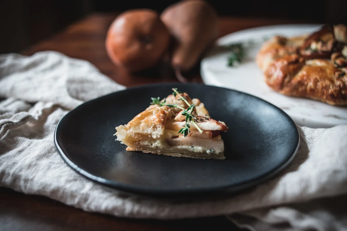 Pear_bluecheese_hazelnut_galette-4.jpg