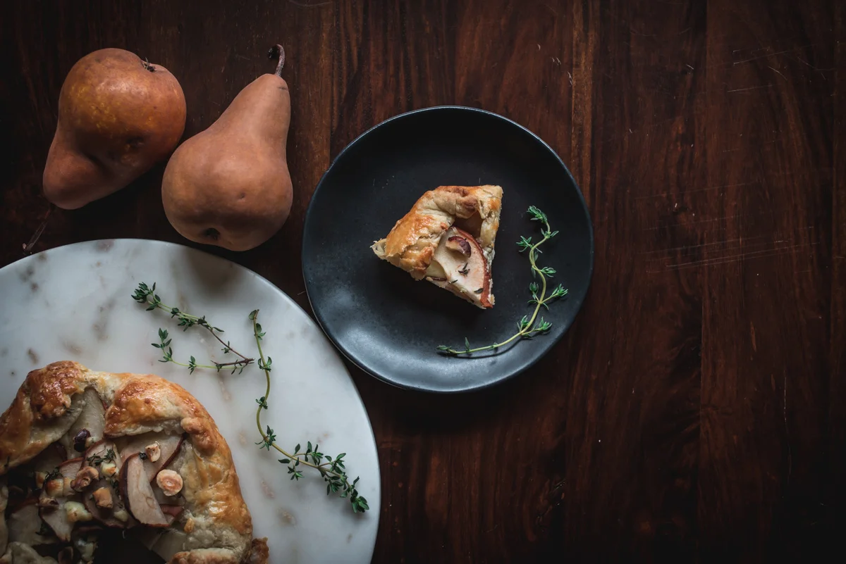Pear_bluecheese_hazelnut_galette-3.jpg