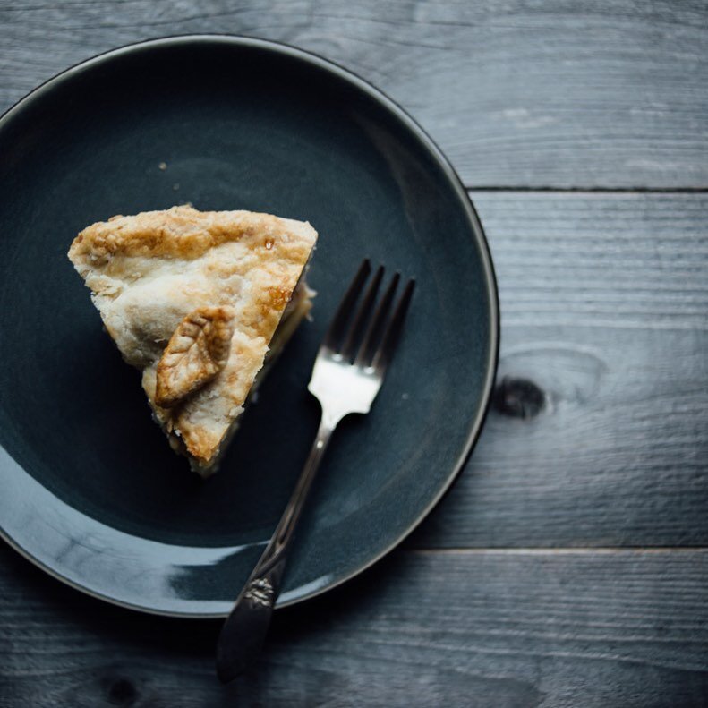 You&rsquo;re the apple of my Pi Day!
.
.
.
.
,
#pie #instapie #applepie #apple #vegetarian #skcookingclub #vegetariancooking #f52grams #feedfeed #huffposttaste #tastingtable #kitchn #foodandwine #bhgfood #foodblogger #foodphotography #realsimple #ont