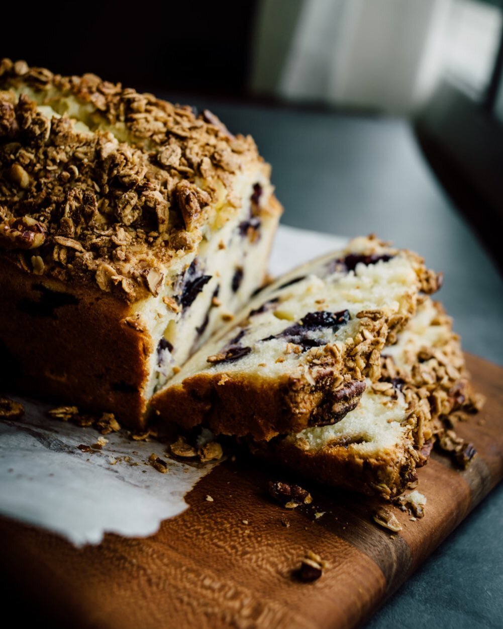 New post on the blog today with a Blueberry Granola Loaf Cake! I love the crunchy topping and it makes it kinda breakfasty. 😃
.
.
.
.
.

#loafcake #blueberries #granola #f52grams #thekitchn #huffposttaste #feedfeed #foodandwine #bareaders #bonappeti