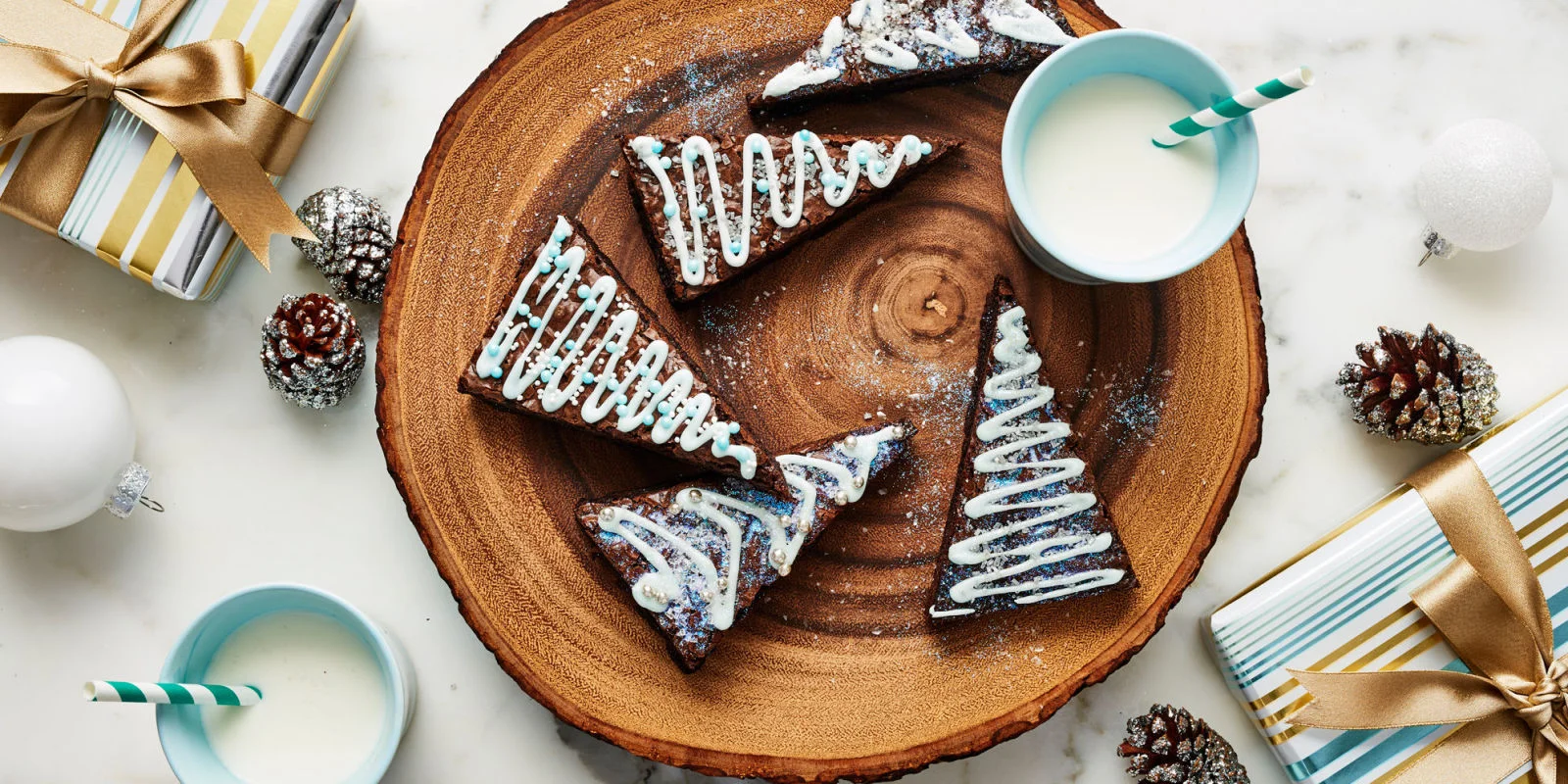 landscape-1478038755-crop-161024-brownie-christmas-tree-decorated-1272.jpg