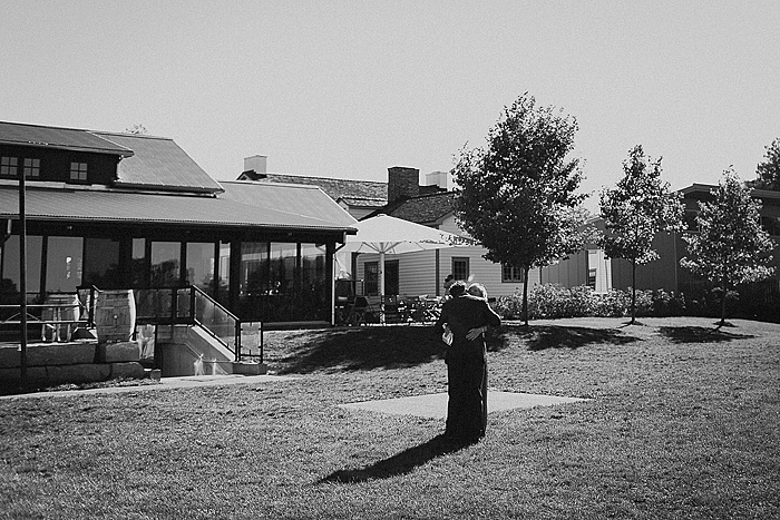 matt-and-erin-vineyard-wedding-077.jpg