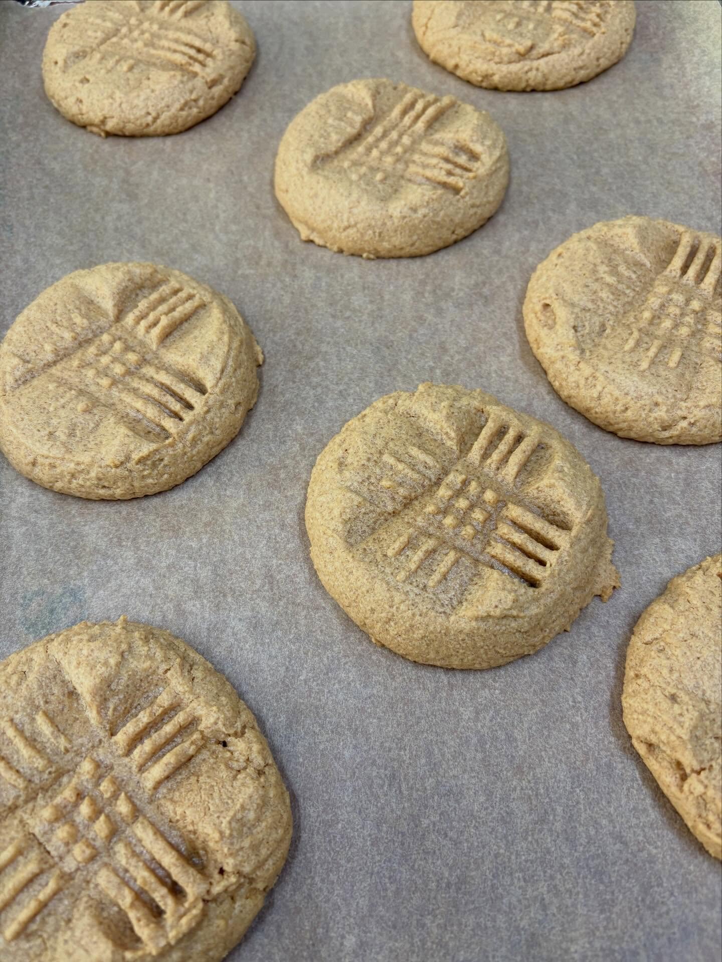 Flourless Peanut Butter Cookies! 🥜 

Gluten free by default. Soft, crumbly, melt-in-your-mouth amazingness. 

Place an order! 
Baked fresh in small batches, always made to order.

#ivybakery #glutenfreecookies #peanutbuttercookie #smallbatchbaking #