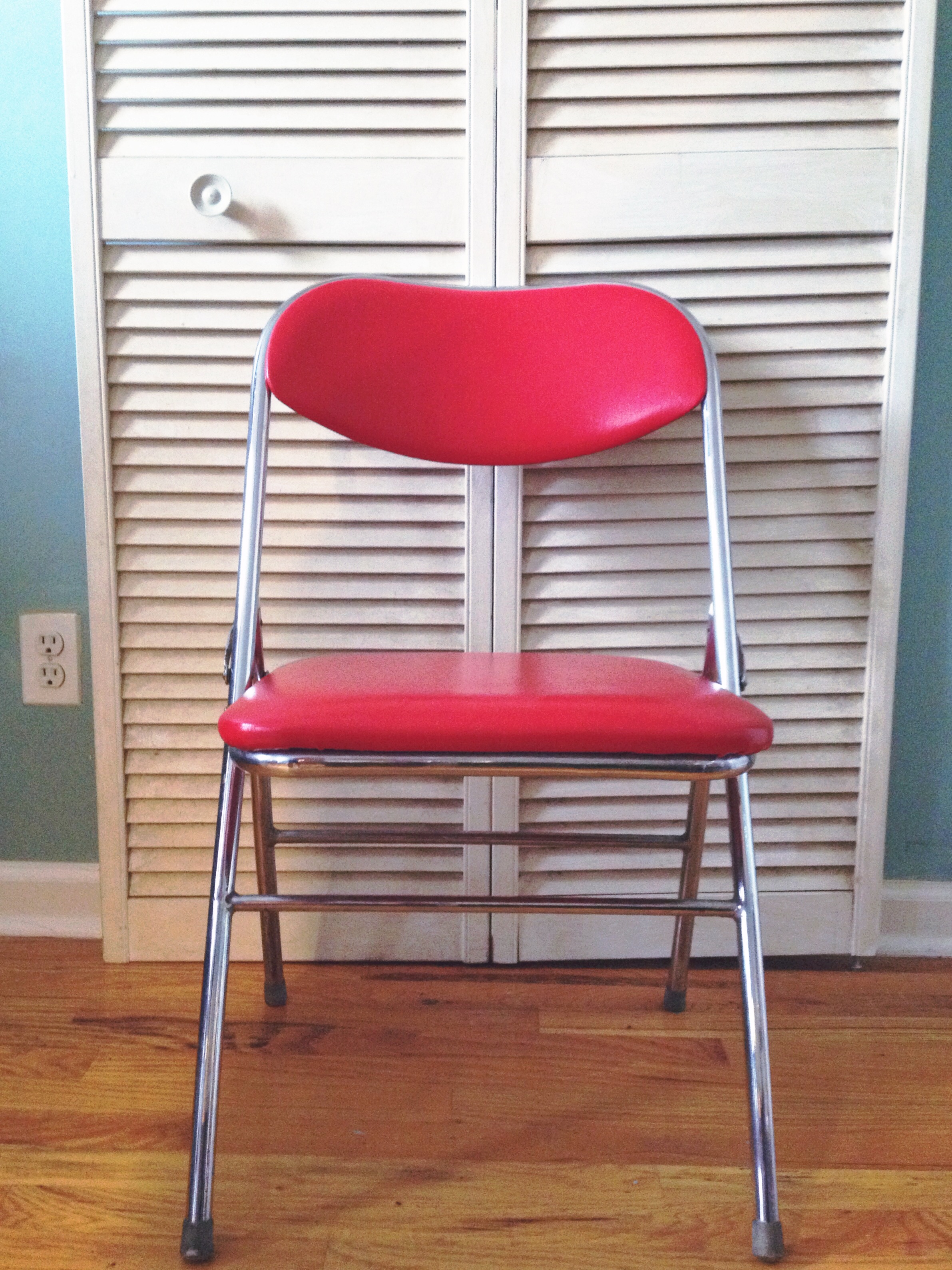 diner-style-folding-chair-1.jpg