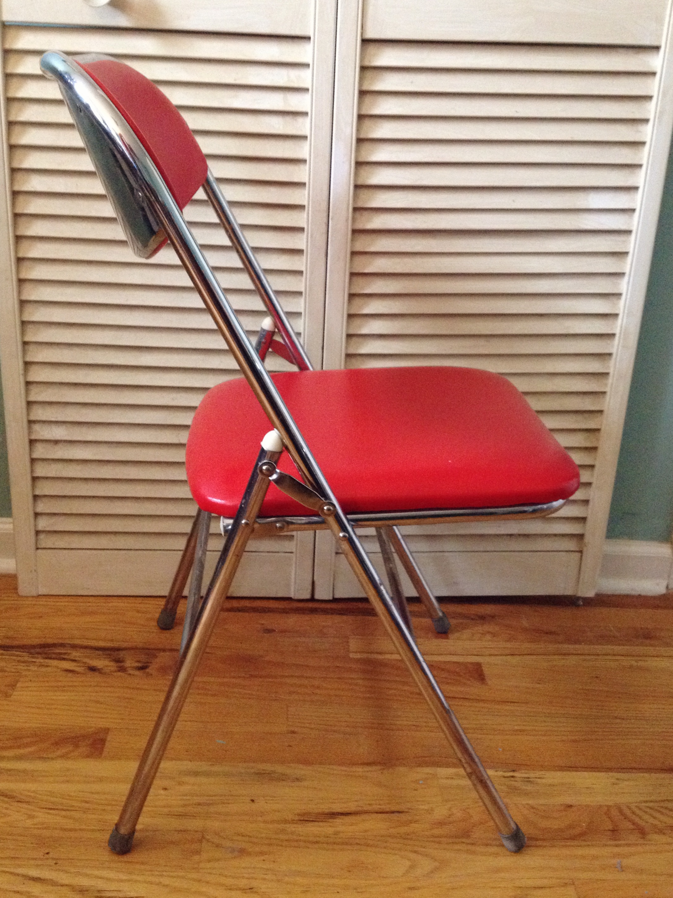 diner-style-folding-chair-4.jpg