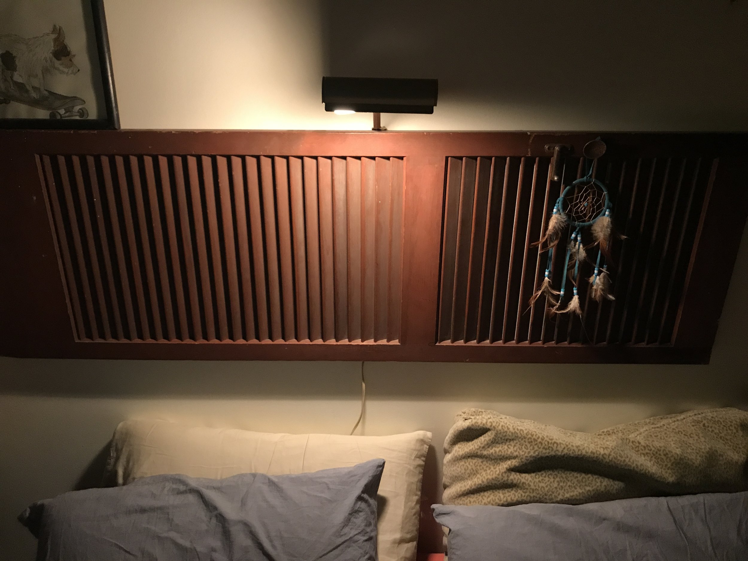 wooden-louver-shutter-headboard-with-lamp-3.JPG