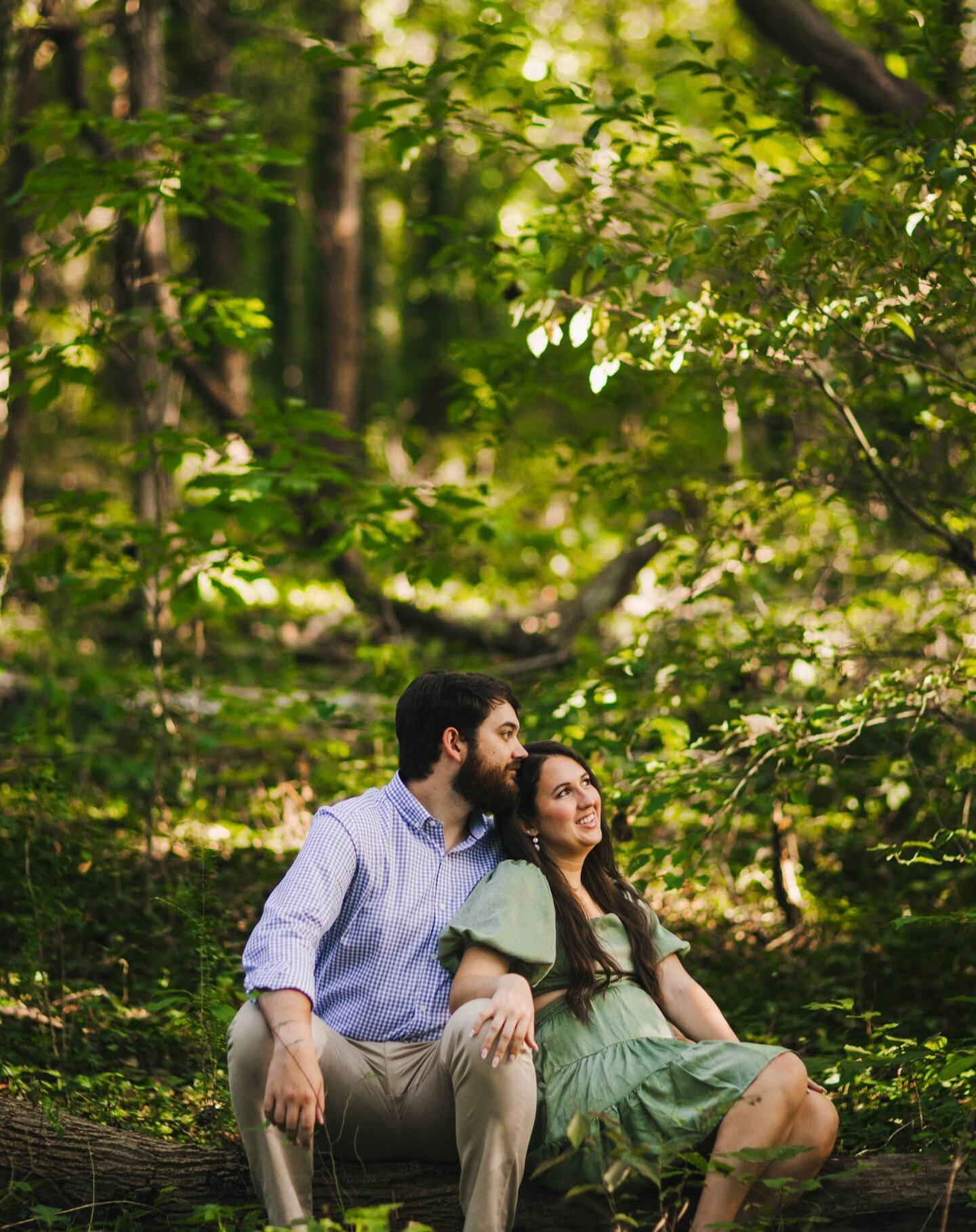 Had the absolute pleasure of shooting Ashley and Justin's enchanting engagement session at @ijamsnaturecenter ! 🌳✨ As we wandered through the lush greenery and serene trails, the chemistry between Ashley and Justin was nothing short of magical. 😍 T