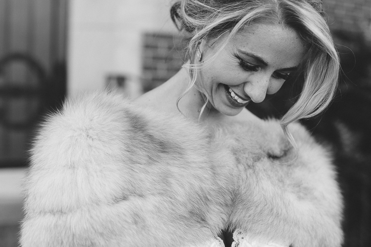 stunning winter bridal portraits with fur wrap