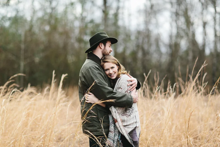 garden and gun inspired engagement portraits