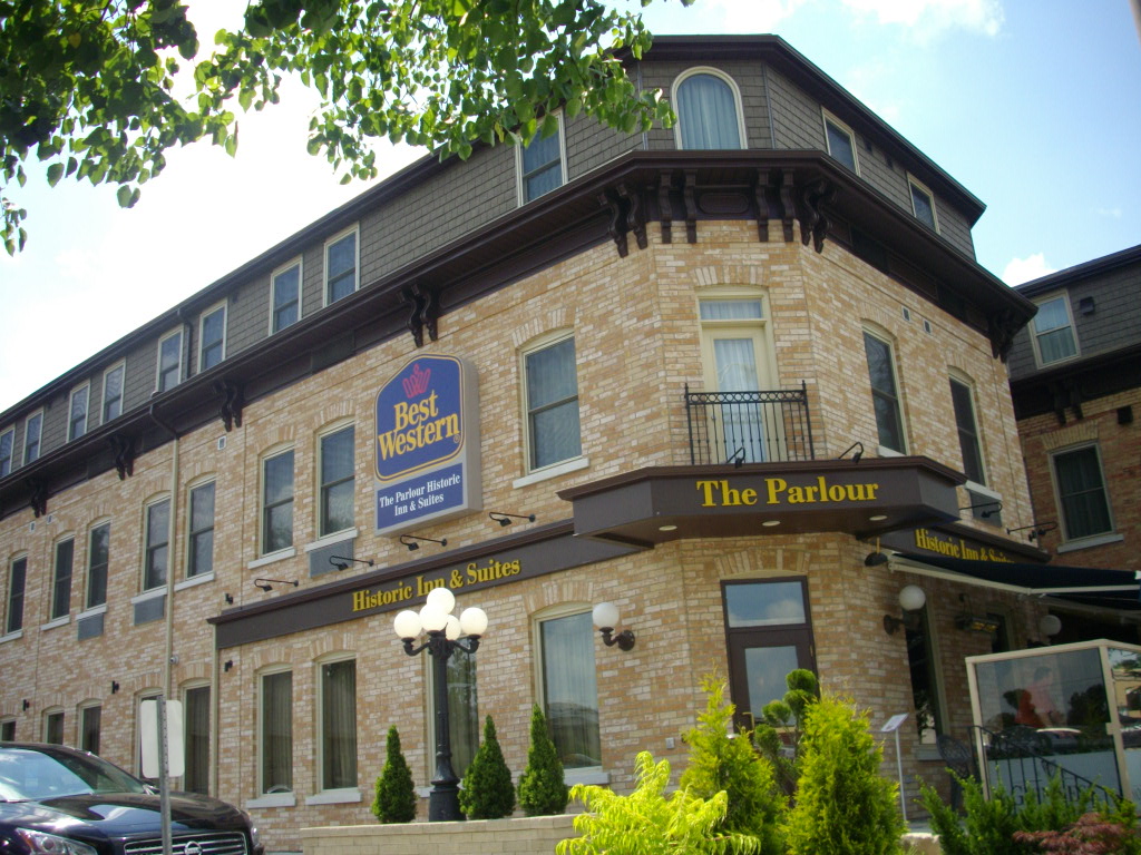 Old English Parlour Historic Inn & Suites