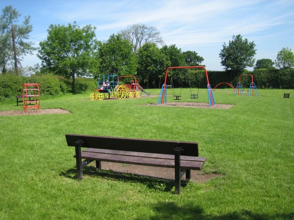 Haughton_play_park_20070602.jpg