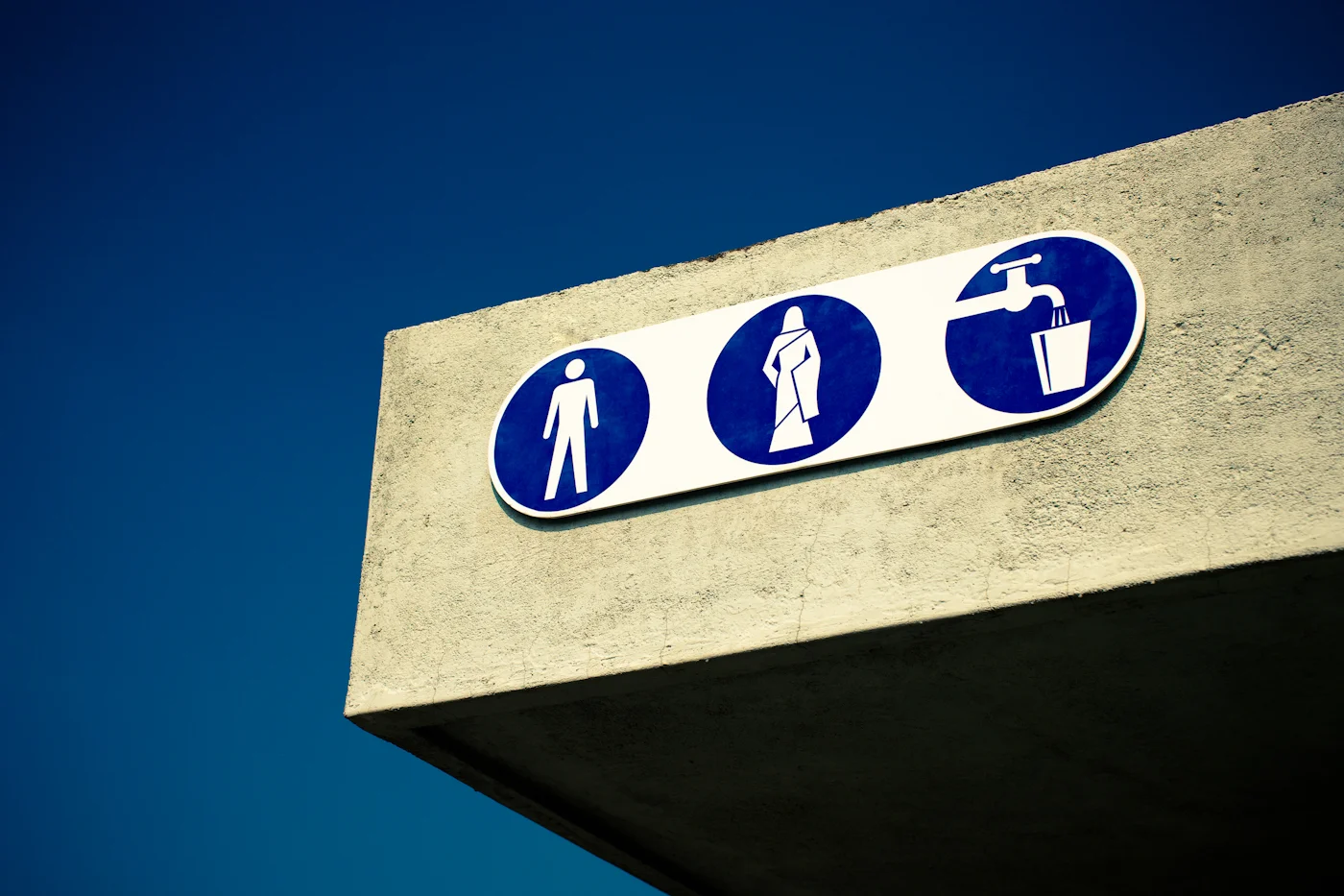 BV_RM_restroom_001_v1_HR_iPad.jpg
