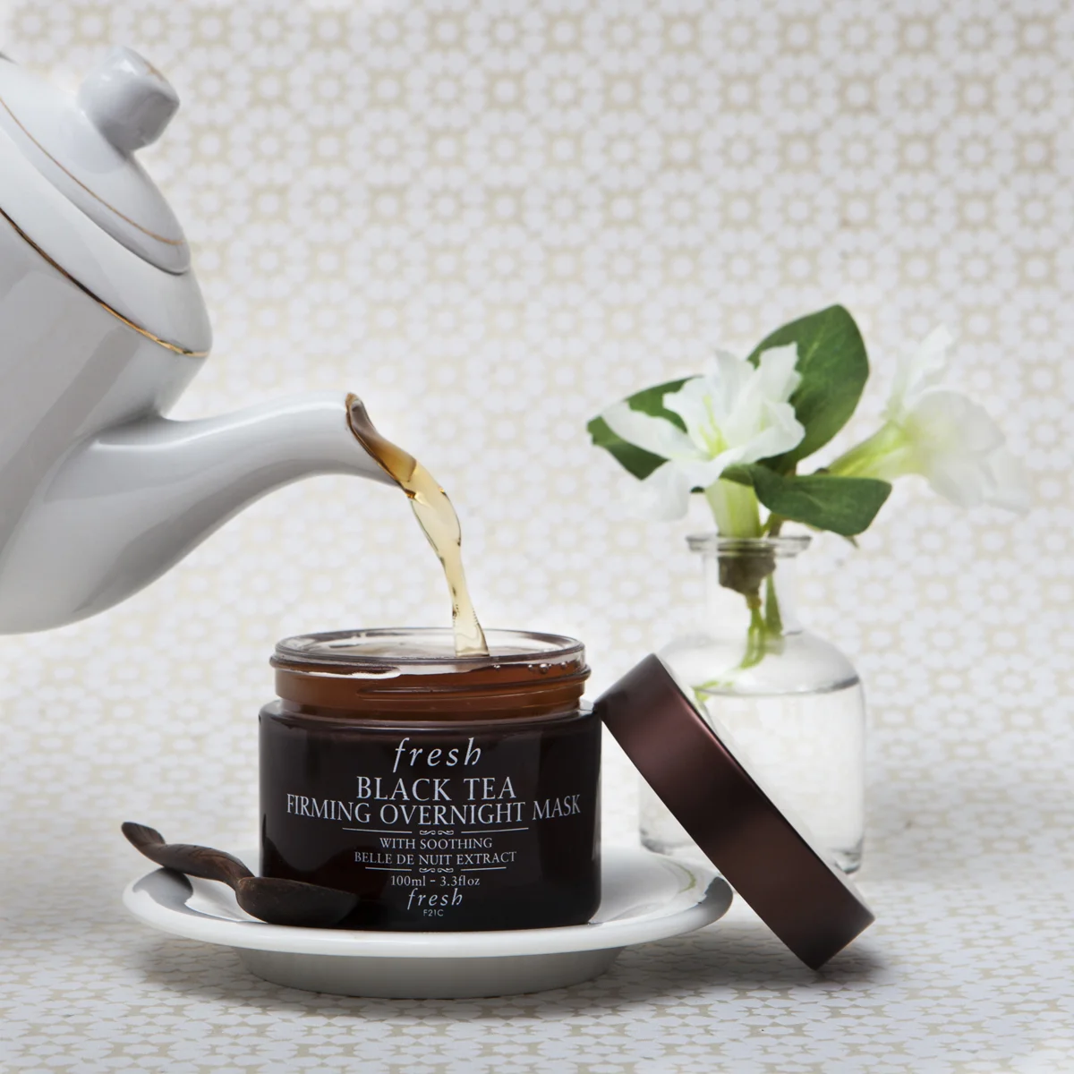 Fresh Tea Mask Tea pours.jpg