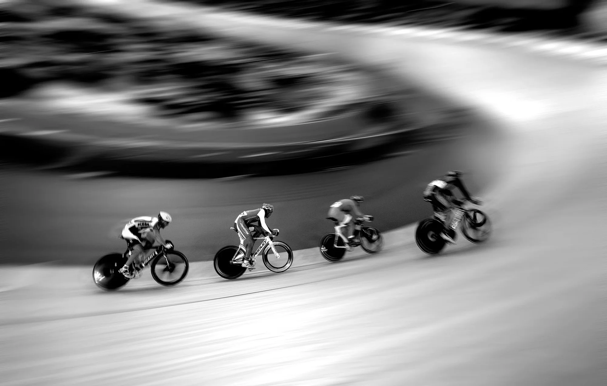 SPORTS PHOTOGRAPHER / THOMAS LOVELOCK