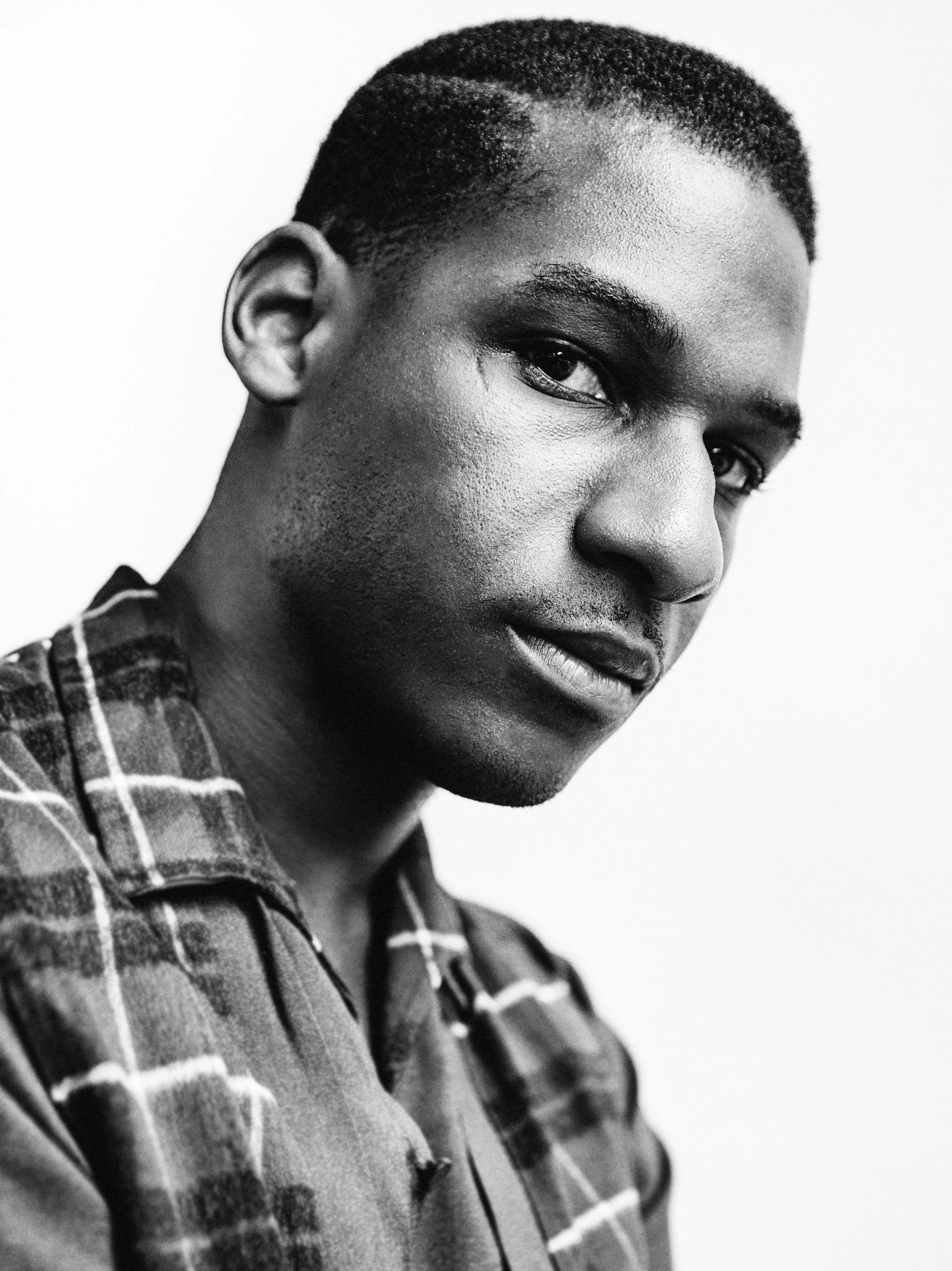1_LeonBridges_02.jpg