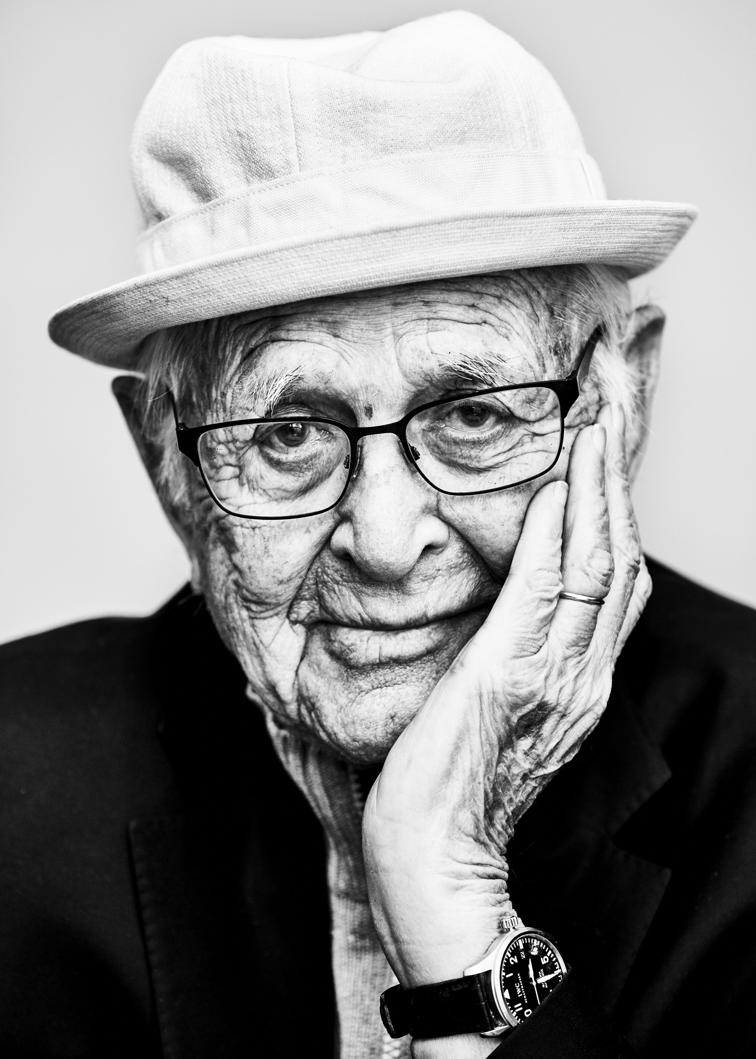 1205_LAMag_NormanLear1947_Lo.jpg