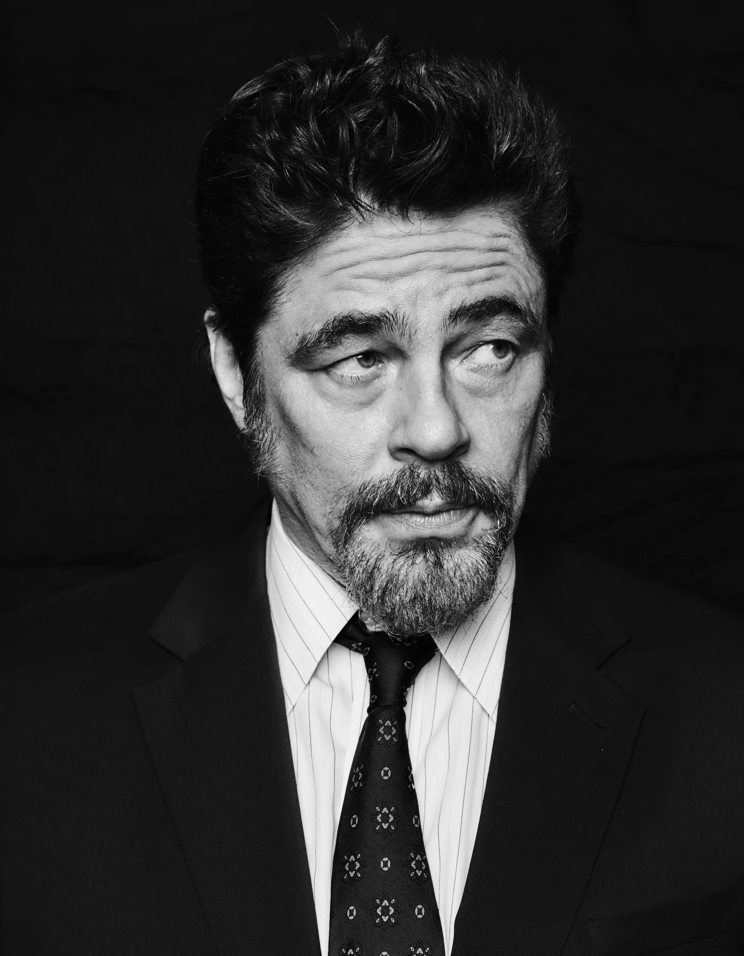 042719_Variety_AoA_Emmys_BenicioDelToro_014.jpg