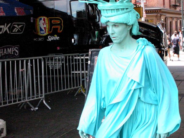 Monument: A Walking Icon | South Street Seaport, New York City