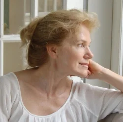 Sandra Waugh.jpg
