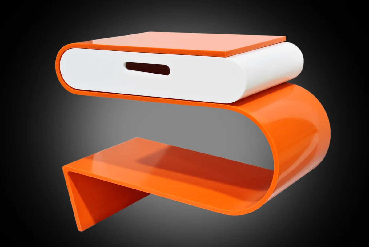 Echo Table - High-Gloss Finish