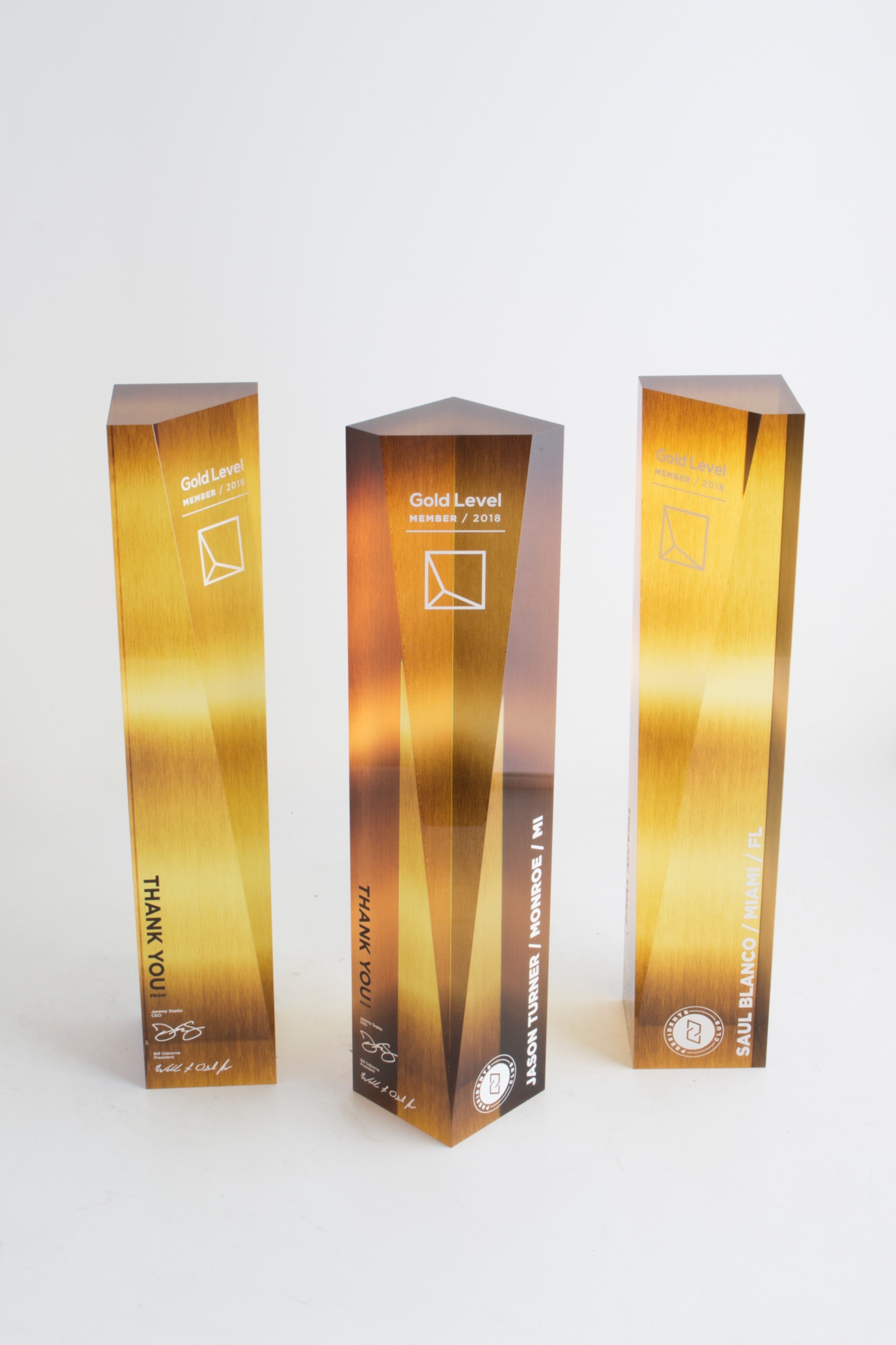 slice-acrylic-awards-trophies-modern-unique