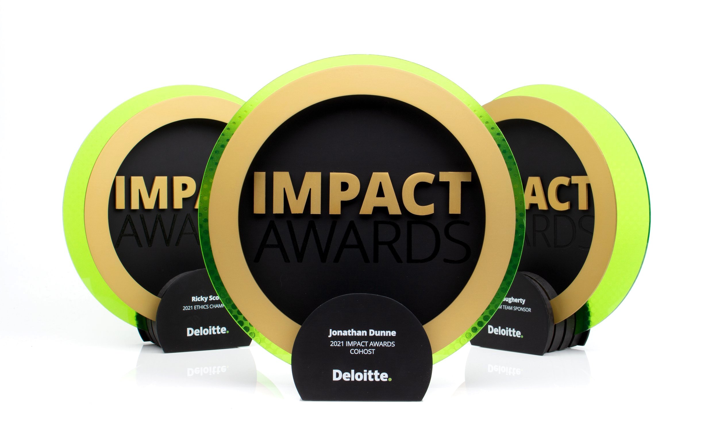 deloitte-impact-awards-cusom-trophy-design-gold