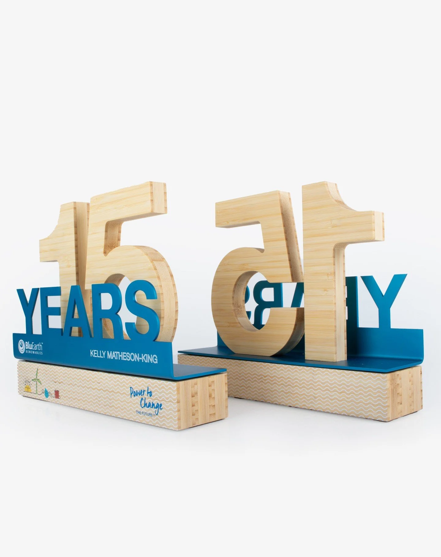 A bespoke service award for our friends over at @bluearthrenewables 🌞.

Creating sustainable and eco-friendly awards has become a specialty of ours in recent years. We are proud to say that almost all of our trophies, awards, plaques and gifts incor