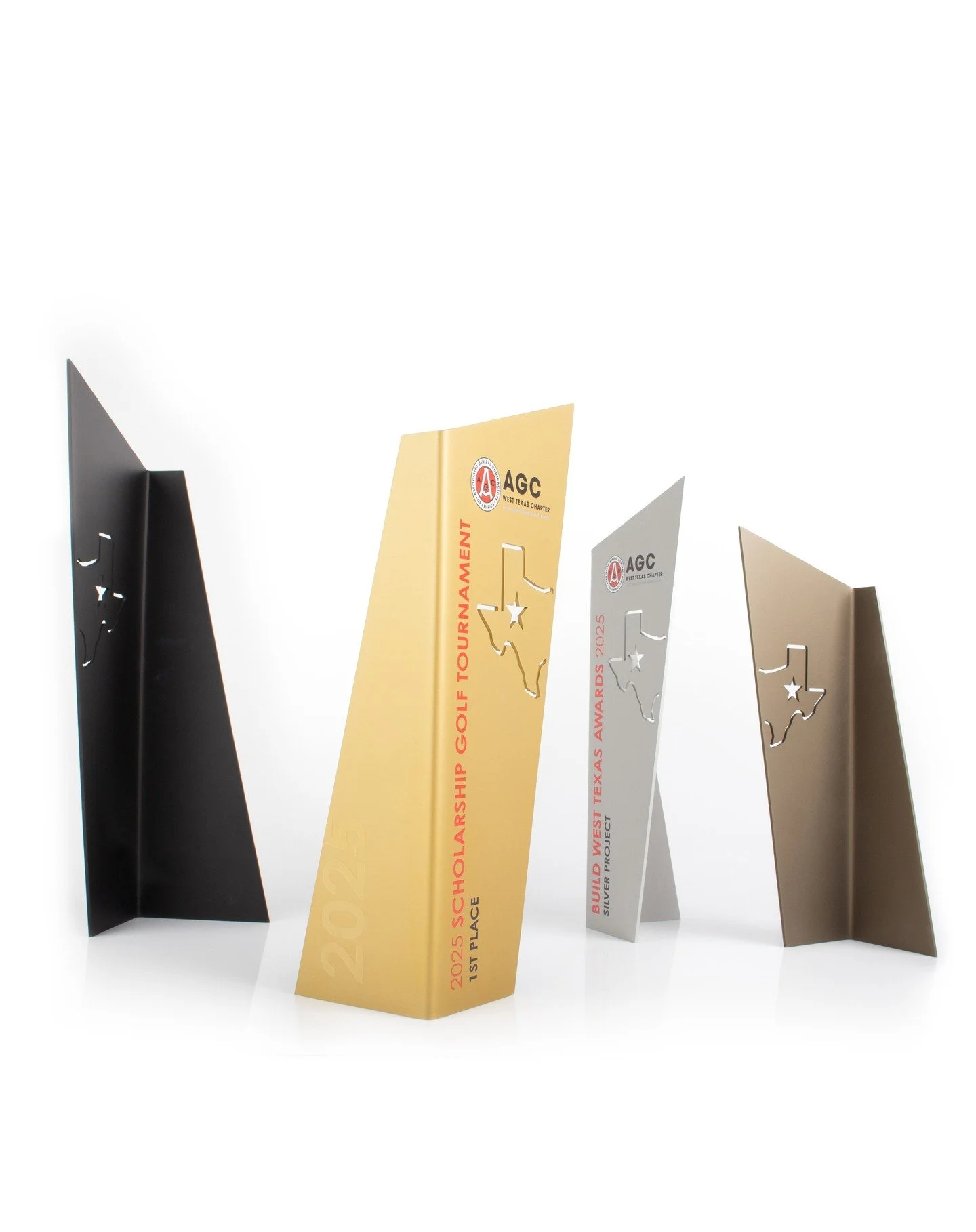 Sculptural custom metal awards for AGC, beautiful from every angle💫
.
Using matte anodized aluminum, we crafted these unique metal awards for AGC to recognize outstanding achievement.