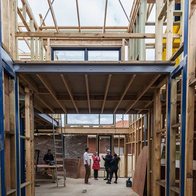 Frame coming together at our latest project being built on Thornbury.

Build: #bluestarbuild

#archdaily #architecture #melbournearchitecture #framing #construction #residentialarchitecture