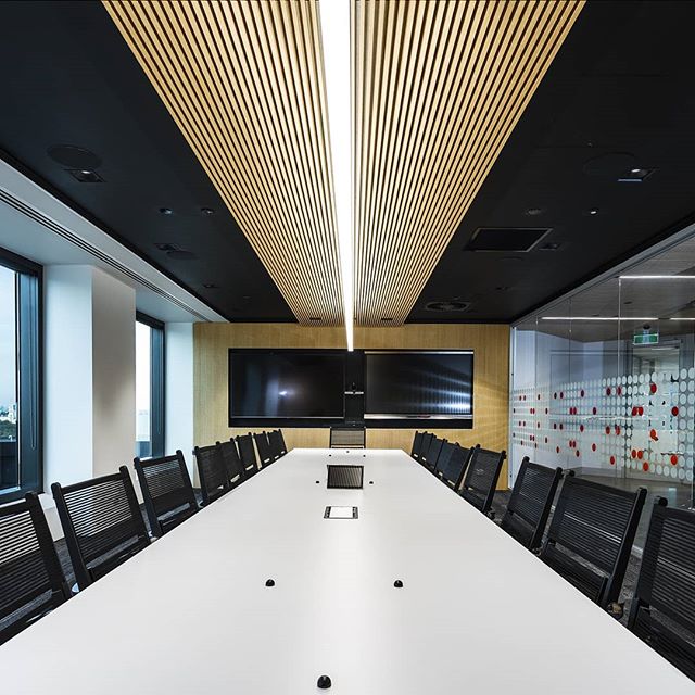 Boardroom with fine lines at APA headquarters Melbourne.

#boardroom #archdaily #architecture #melbourne #melbourneinteriors #melbournearchitecture #interiordesign #interiors #apagroup