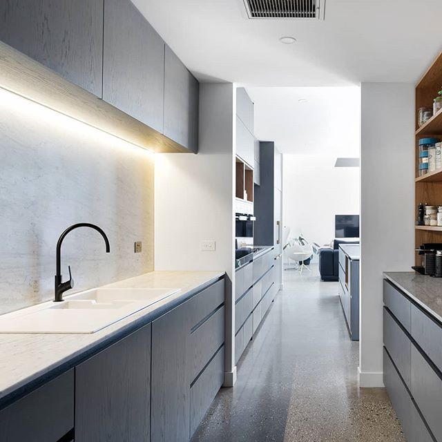 Gorgeous butler's pantry at our recent Northcote project. 
Photo: @jelliscraiginnernorth

#archdaily #architecture #melbourne #melbourneinteriors  #melbournearchitecture #interiordesign #interiors #butlerspantry #kitchendesign #kitcheninspo