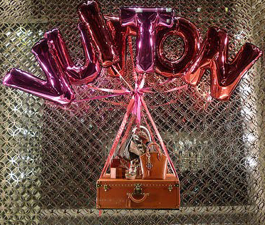 Vuitton-Window-4-thumb.jpg