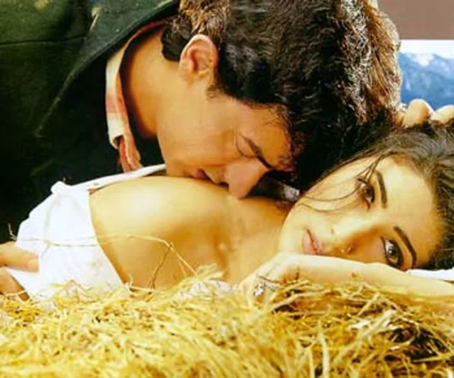 Aamir Khan & Twinkle Khanna in Mela