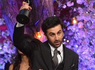 Ranbir Kapoor won at TOIFA for his stellar turn as a deaf mute boy in Barfi!