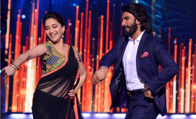 Ranveer Singh with Madhuri Dixit on the dance show Jhalak Dikhla Jaa