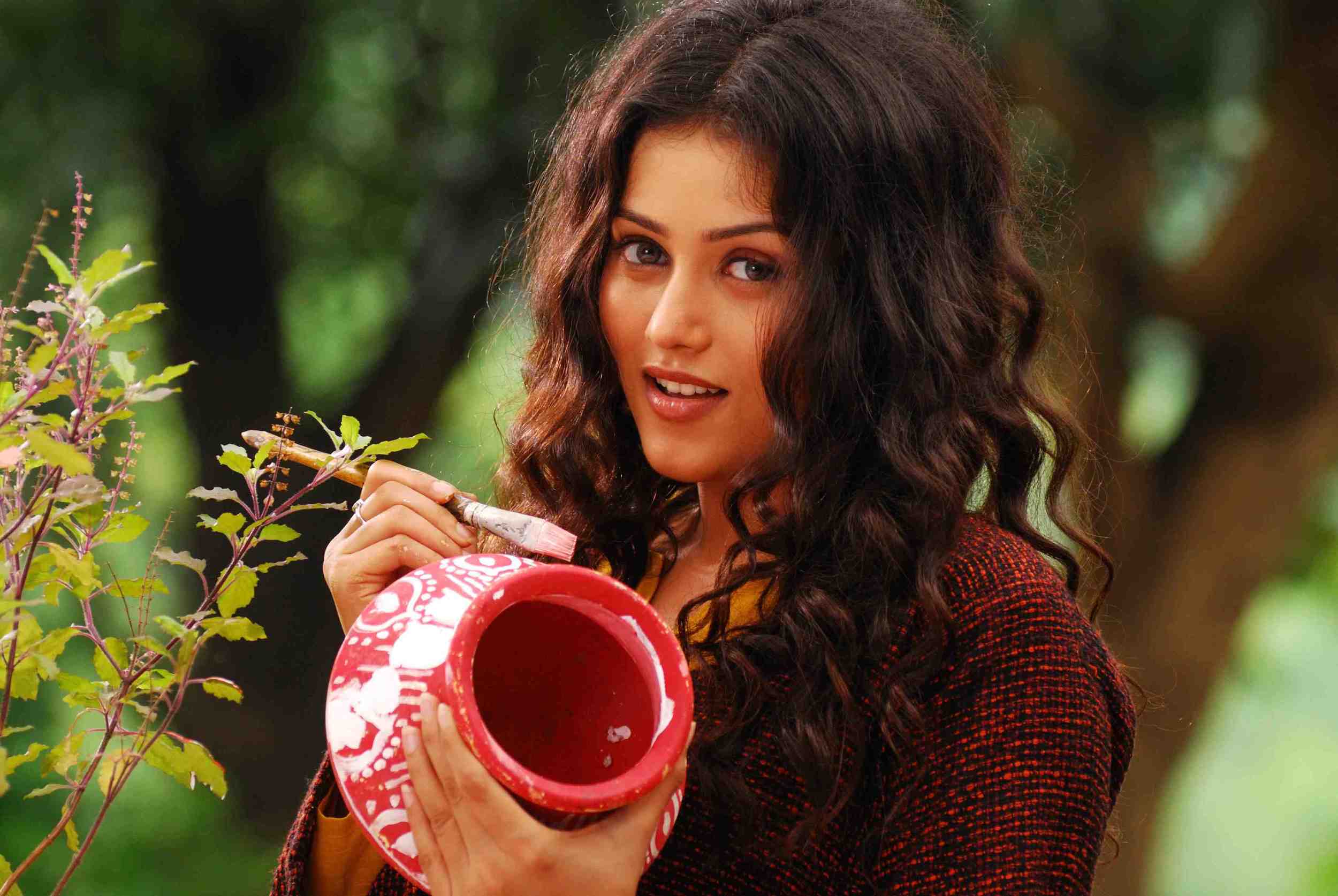 Mishti makes her debut in Kaanchi