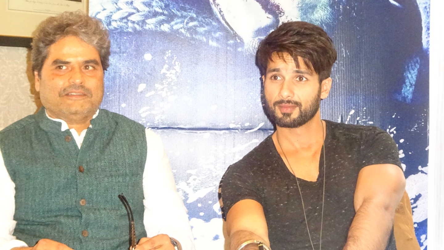 Vishal Bhardwaj & Shahid Kapoor at the round table for their upcoming Haider