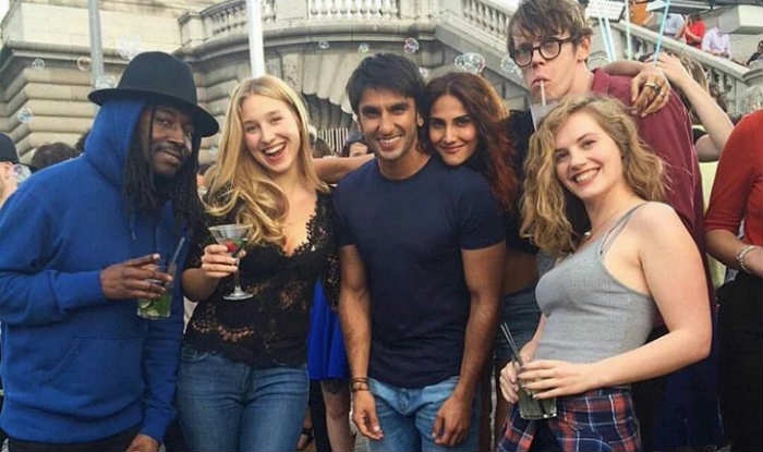 Ranveer-Vaani horsing around on the sets of Befikre in Paris