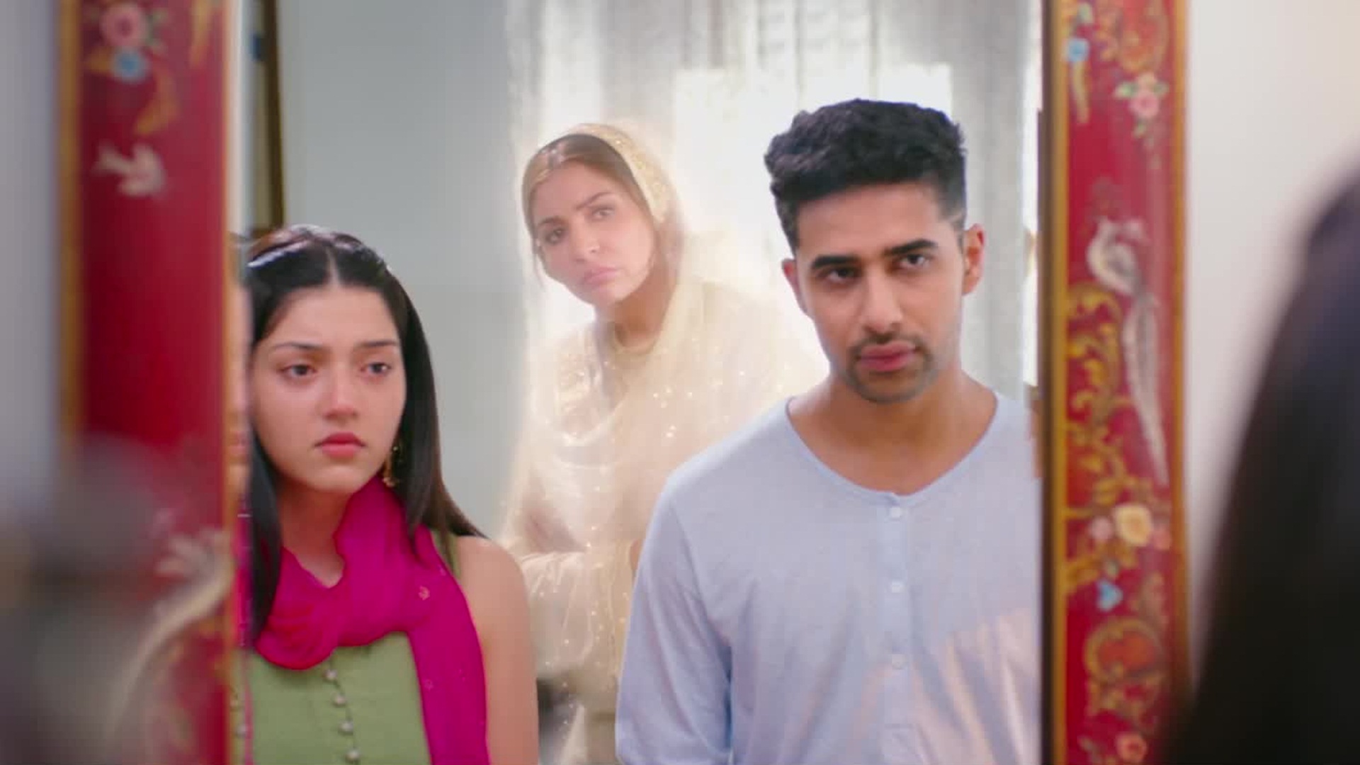 Suraj seems a little uncomfortable in a 'filmi' set up