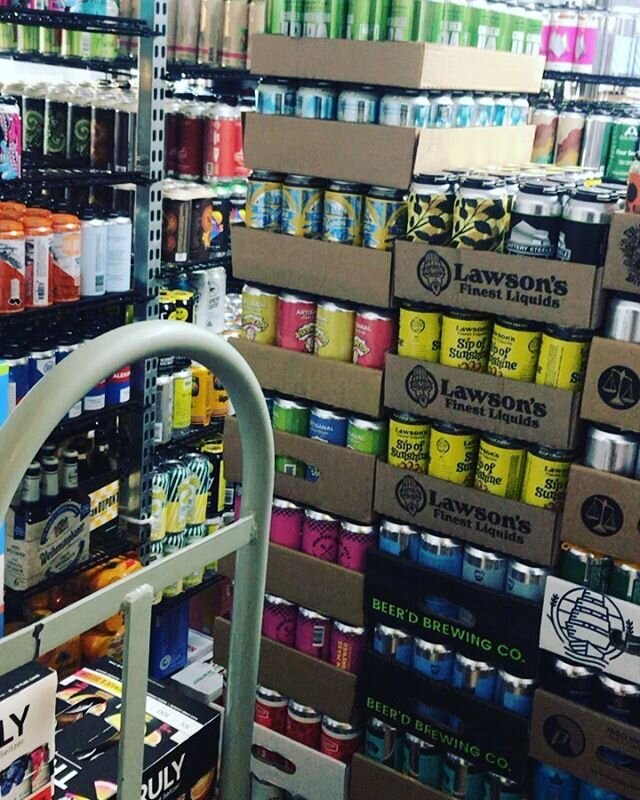 Hump Day ok! Fridge is stocked &amp; ready for ya 💓 swipe left for &ldquo;shelfies&rdquo; &amp; DM with asks #LoveYou #localbeer #craftbeer #sours #hazyipa #lager #pilsner #southie #cambridge #seaportboston #bemoresocial 
New Arrivals from:
@battery