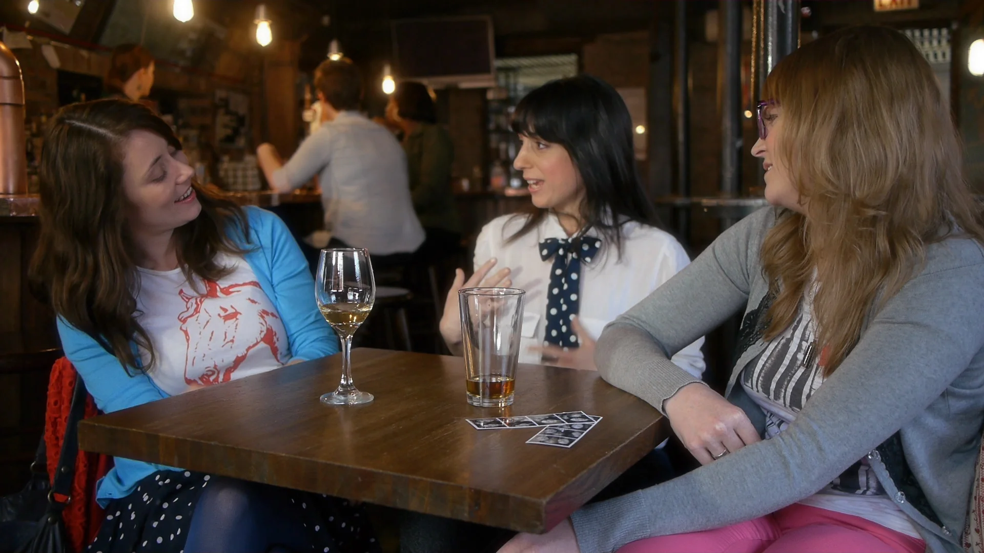 Girls@Bar01.jpg