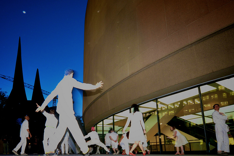 Holly Bass, Dance 1 , photo documentation of live performance, 2012, a guerilla performance with 30 non-professional volunteers.